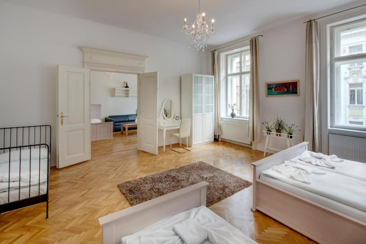 Kaprova - Old Town Apartments Prague Exterior photo